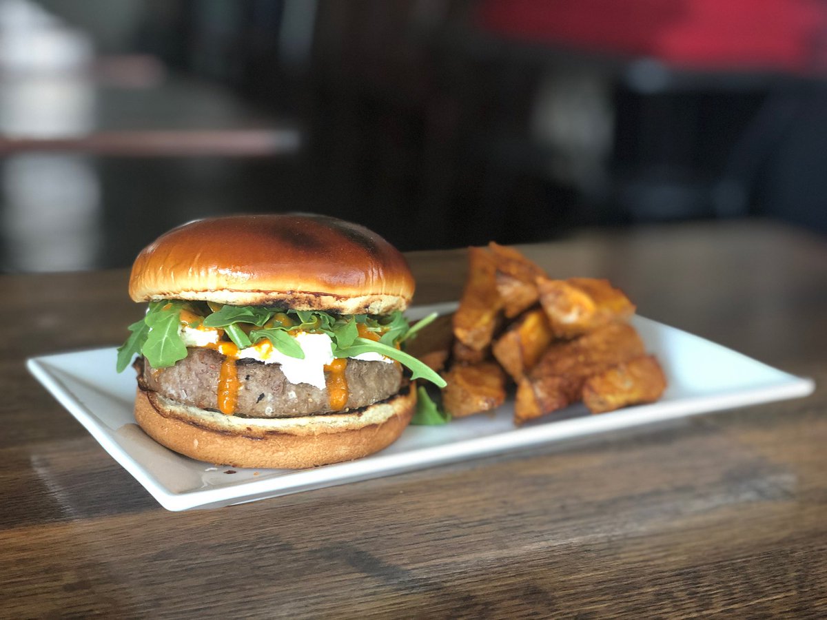 danssteakhouse's tweet photo. 2 BURGER SPECIALS FOR TONIGHT
Dannys famous classic burger with fries and a mixed green salad appetizer $18
•
Lamb burger with goat cheese, Romesco sauce and baby arugula on a brioche bun with a mixed green salad appetizer $16 #lambburger #burger #delivery #curbside #takeout https://t.co/9Puscs4FBx