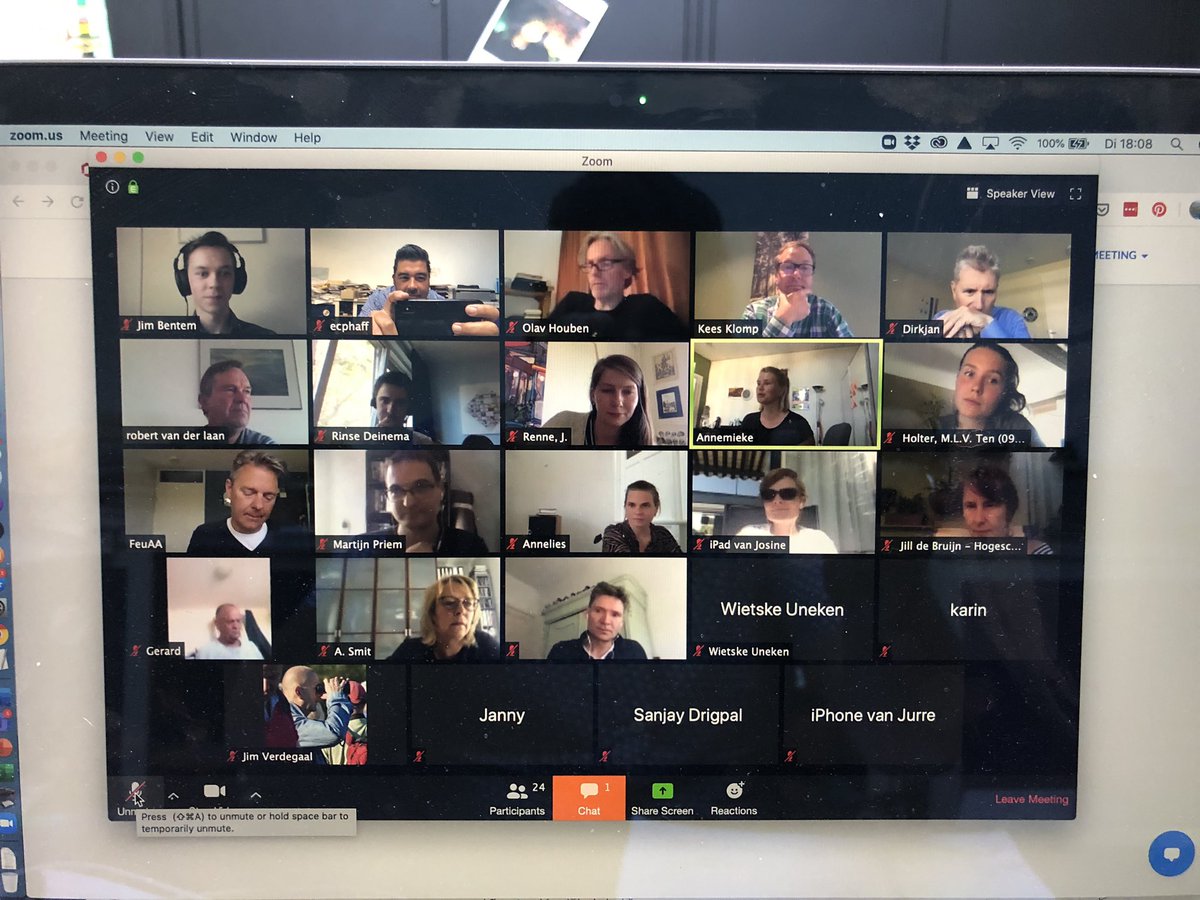 ecphaff's tweet photo. “Hoe kunnen we versnel werken aan zowel welvaart, welzijn en welbevinden?” Drukbezochte online masterclass betekeniseconomie olv @kees_klomp_ van de @HRBSchool ism @InstituteTHRIVE mooie mix van docenten en studenten! #letschangethefaceofbusiness #overtrefjezelf https://t.co/FlW5qC0FCK