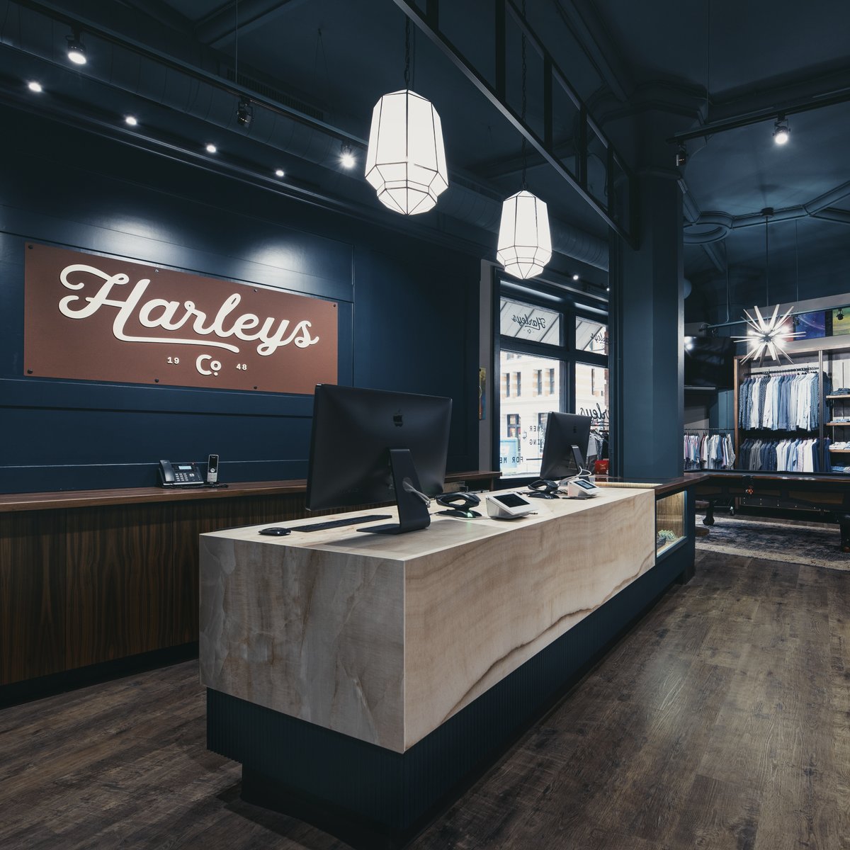 karndeanUSA's tweet photo. During a #retrofit of Harleys Co., an upscale menswear store, designers sought to find a #floatingfloor that matched the store's premium quality and elevated style.

See how our Reclaimed French Oak RKP8109 completed designers’ vision in our #casestudy: https://t.co/KRSOA80TOW https://t.co/DGQdp7jSR0