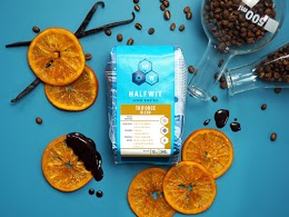 EdgewaterDev's tweet image. Making coffee at home is not the same as getting it from your favorite cafe, but starting with excellent quality beans helps a lot. You can order bags fresh roasted coffee from Helix Cafe @chicago_helix, for home delivery to make it easy! helixchicago.com/home-delivery #shopedgewater