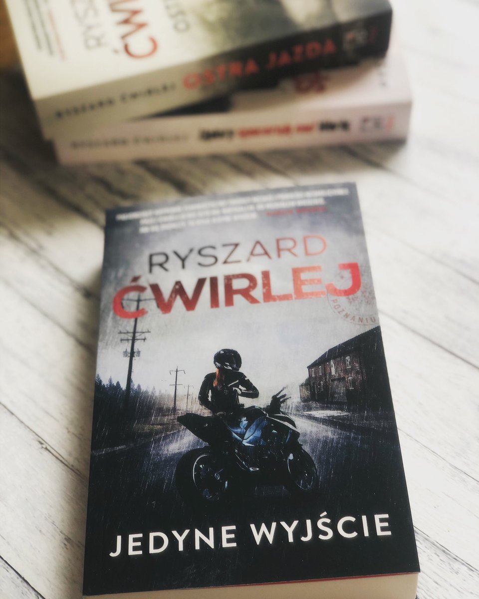 MartaTesterka's tweet photo. Jedyne wyjście to przeczytać ten całkiem niezły kryminał!!! 
Szczególnie jeśli czytaliście wcześniejsze powieści Ryszarda Ćwirleja, ponieważ na kartach tej książki pojawiają się, doskonale znani z poprzednich powieści, policjanci Alfred Marcinkowski i Mariusz Blaszkowski. https://t.co/dWIoFL1RhE