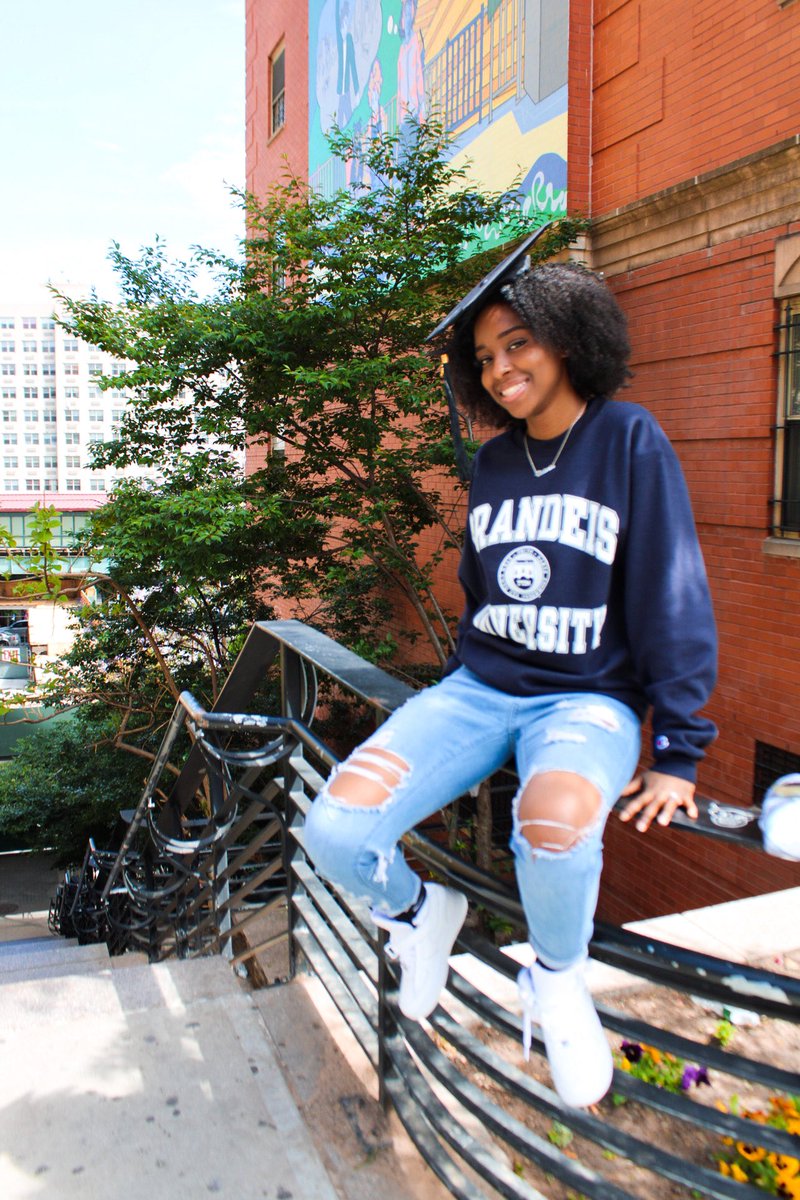 VictoriaB____'s tweet image. “I'm the rose that came from the concrete in the Rolls. I’m like gold, I'm life goals, man, I'm chosen, I'm floatin” —@iamcardib