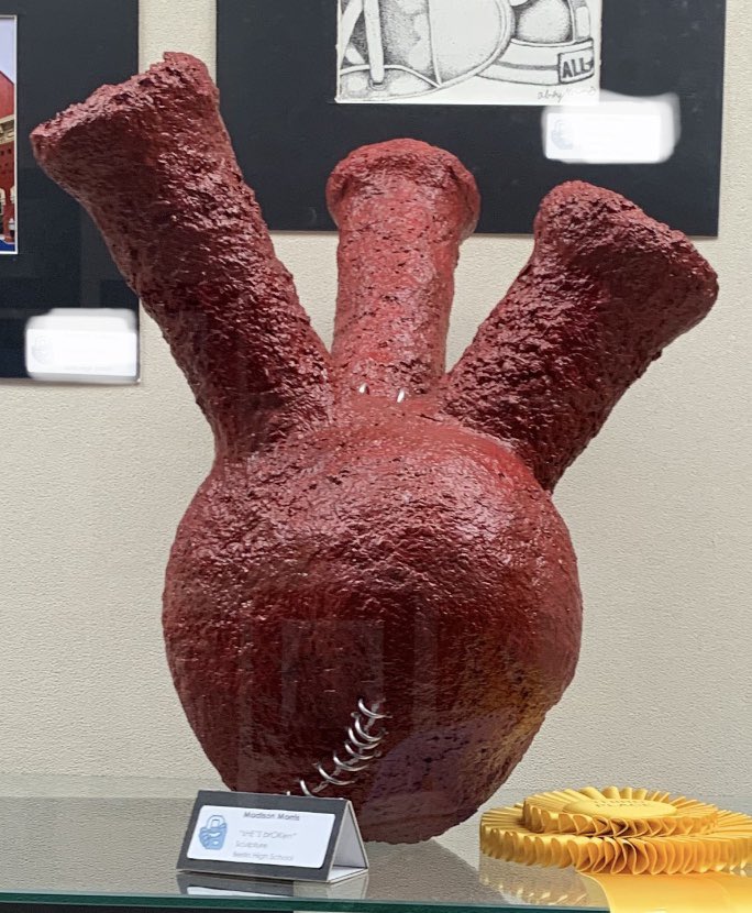 ⭐️🐻OBHS ART Senior Showcase #11: Madison Morris! Madison is a well rounded artist who loves all content involving art! She is always willing to experiment with different mediums. Madison is currently undecided but knows she wants to pursue a career in the creative field ⭐️🎨