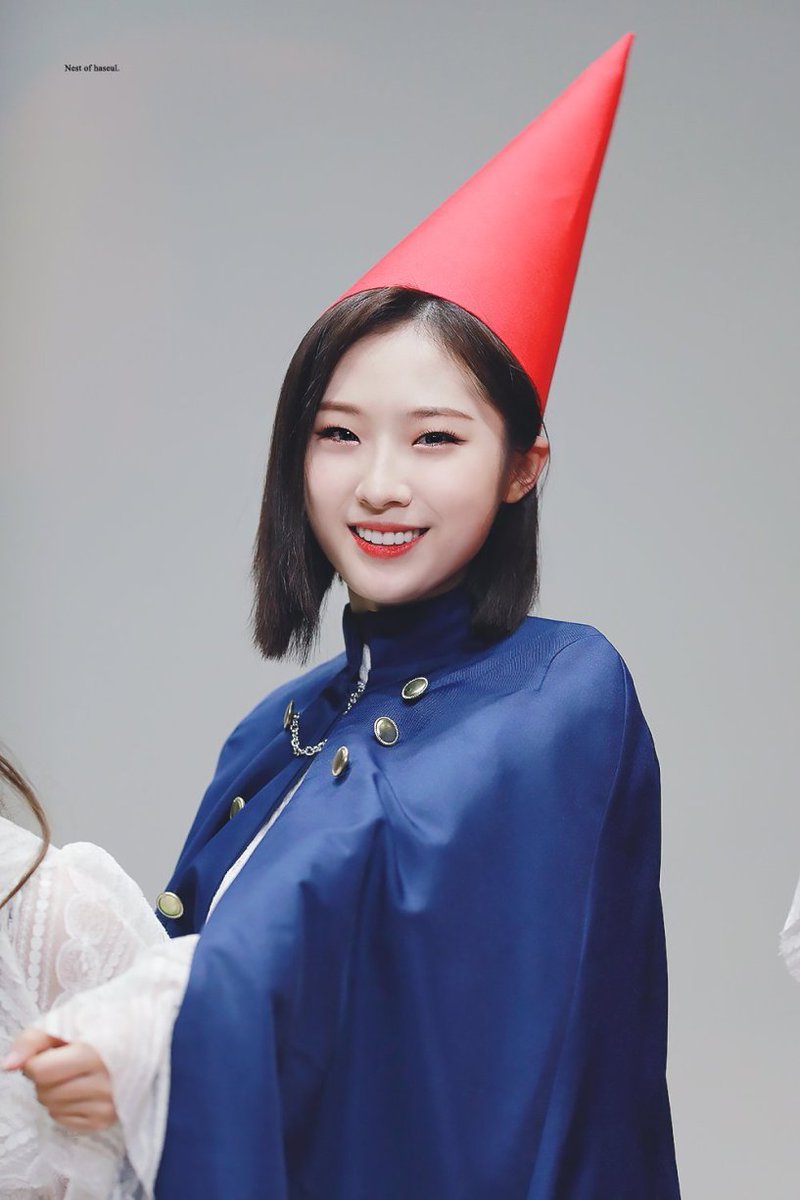 the reason why im making this: haseul and yeojin as wirt and greg from over the garden wall