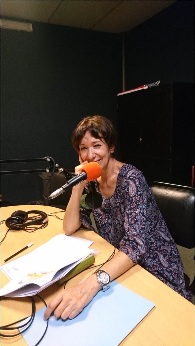 FMUB909's tweet photo. Cira Caggiano presenta a las 16:30hs Cultura Express 📚🎙 en la #RadioUB para acompañarte
¡En estos días de cuarentena #DesdeMiBibliotecaEnCompañía se realizan lecturas de libros propuestos por oyentes!
Lunes a viernes a las 16:30hs 📻
@ubeduar
#Quedateencasa #Programación2020 https://t.co/lscNflrPfP