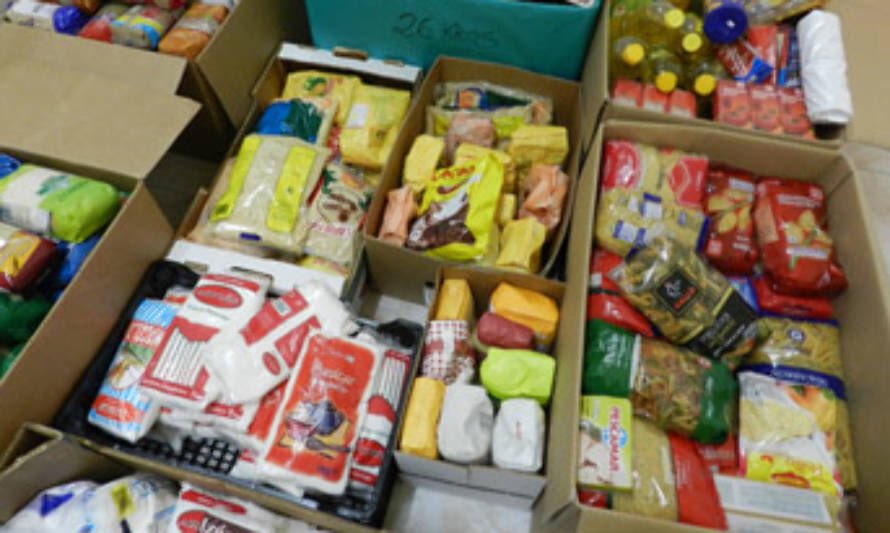vecinoreyes's tweet photo. Sobre #CajasdeAlimentos: tuvimos un anuncio presidencial  #efectista, #centralista y en medio de #burocraciaindolente. Presidente anuncia entrega de cajas de alimentos, pero con cargo a gob. regionales. Es decir, lo mismo que aprobamos hace un mes en #Core. Nada nuevo @paislobo https://t.co/AQ4OtOTKuG