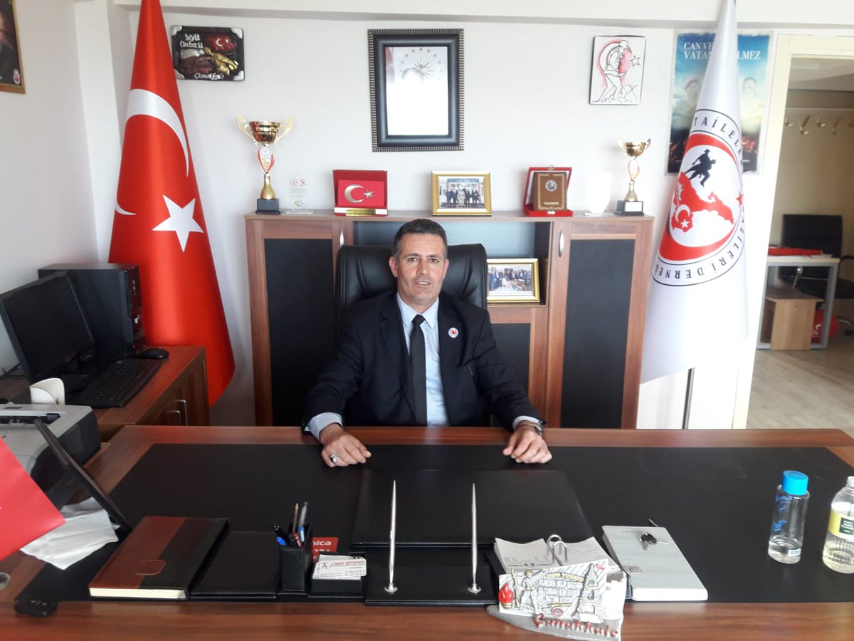 Ey Rabbim!  Evimizin Bereketi, Dilimizden Duayı, Kalbimizden Senin Ve Resûlünün Sevgisini Eksik Etme.  Dualarımızı Kabul, Ömrümüzü Nurlu Kıl . Amin Kandilimiz Mübarek Olsun 🙏🏻