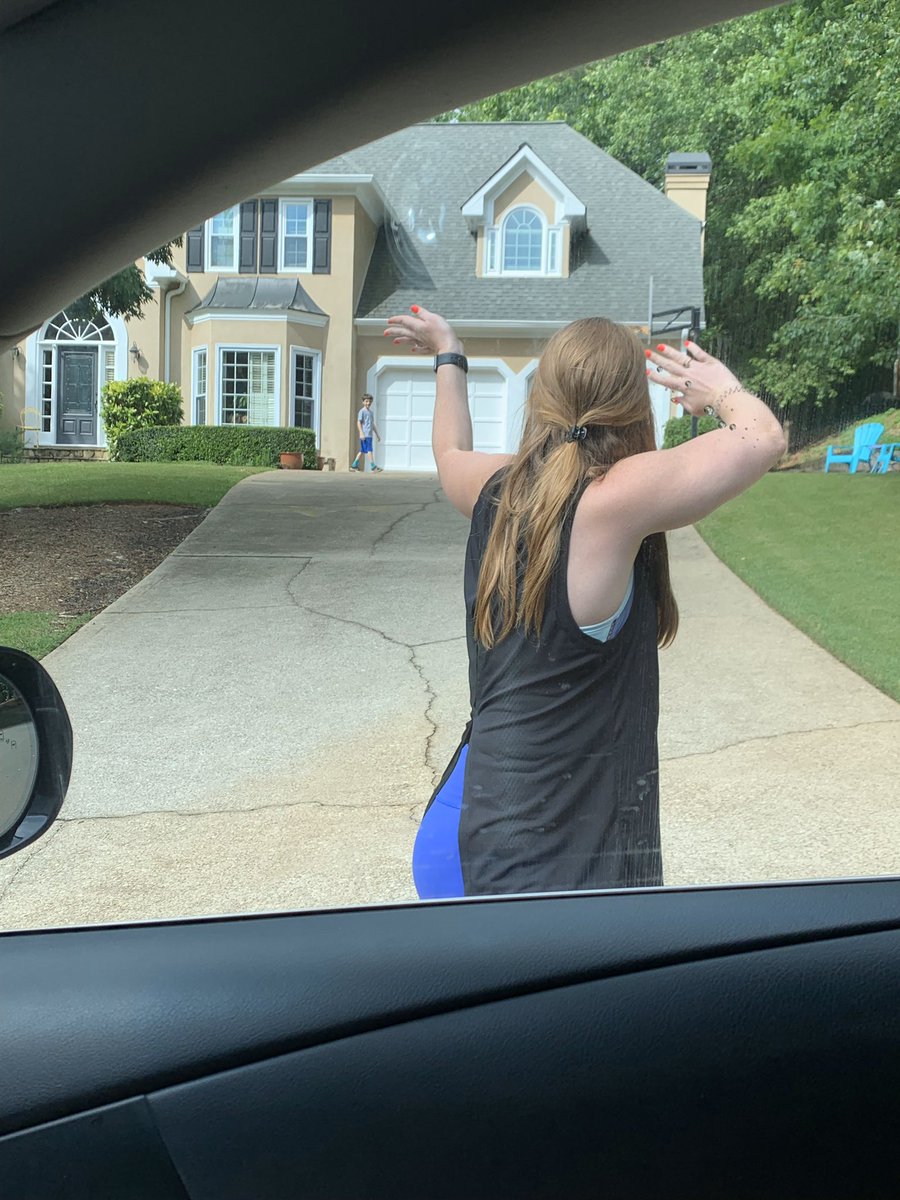 MPE_Frazier's tweet photo. Dropping off presents and seeing some of my sweet students and families was the best way to kick off the last week of school! @MPE_Mustangs https://t.co/GjwB1r5AQp