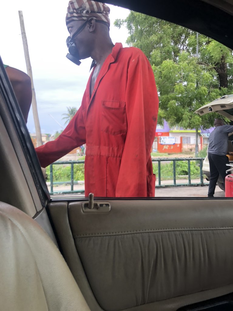felabacck's tweet photo. He is fully covered..... https://t.co/SgL1MFoSMZ