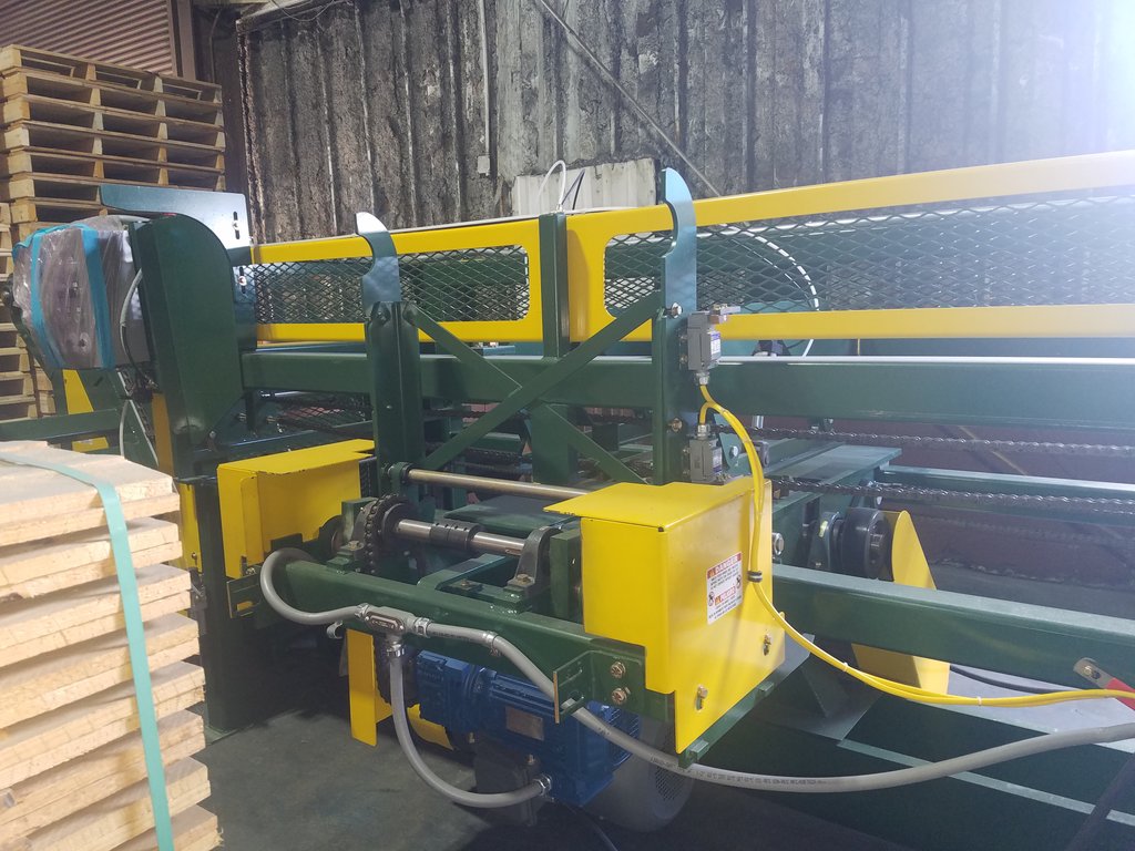CommercialLbr's tweet photo. Can't wait to get our new notcher up and running!  #teamclcandppi #ouremployeesareournumberoneasset  #palletsmovetheworld #palletsmaketheworldabetterplace https://t.co/qps9ZWYzDK