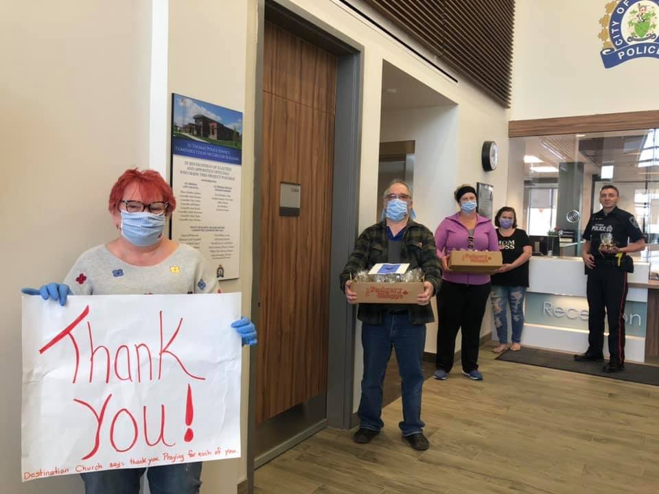 STPSmedia's tweet photo. Thank you to Elgin Appliance Solutions for lunch Thurs.  #SewStrong for dropping off these amazing ear savers and to our friends at Destination Church for the honey and wish for all of us to "Bee Safe"  We appreciate all your support. https://t.co/tmVgTO54uh