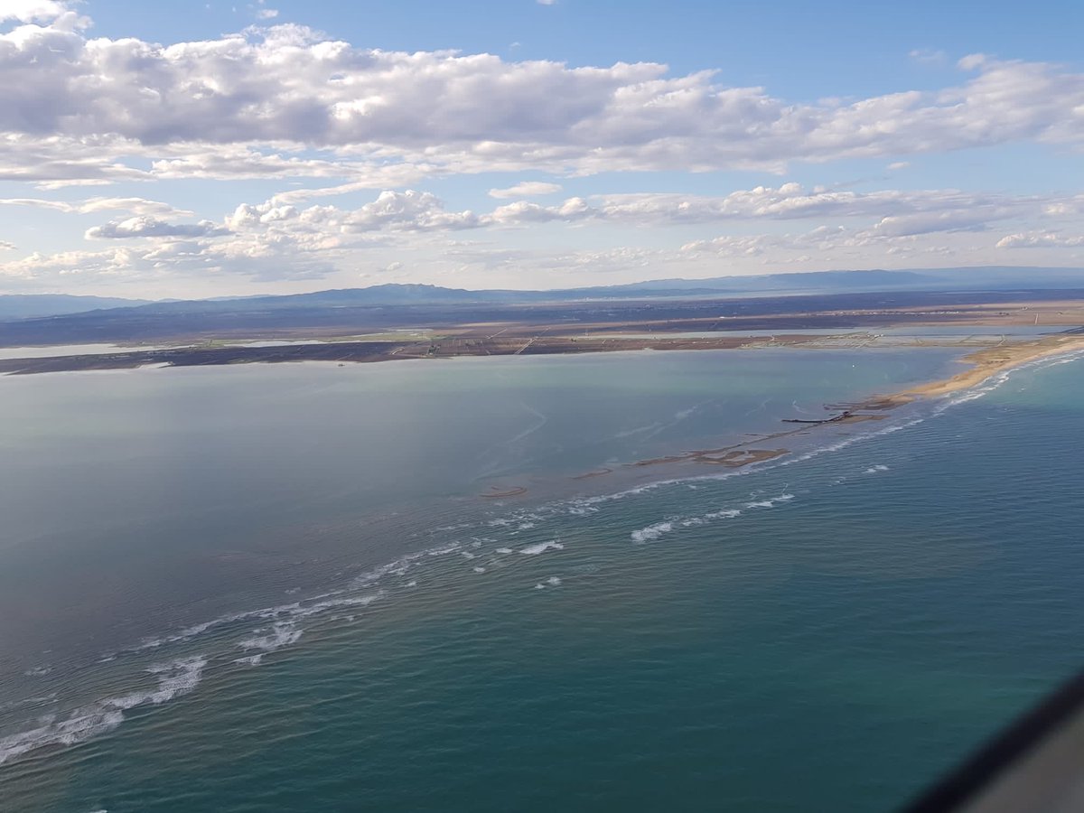 rapitenc10's tweet photo. Vatros també teniu ganes de plorar, no?
4 mesos després que el temporal “Gloria” deixés una gran cicatriu al Delta de l’Ebre i al cor dels seus habitants,els polítics de Barcelona i les seves promeses s’han esfumat igual que la barra del Trabucador que tant estimem los rapitencs https://t.co/pdJrFKQkDm