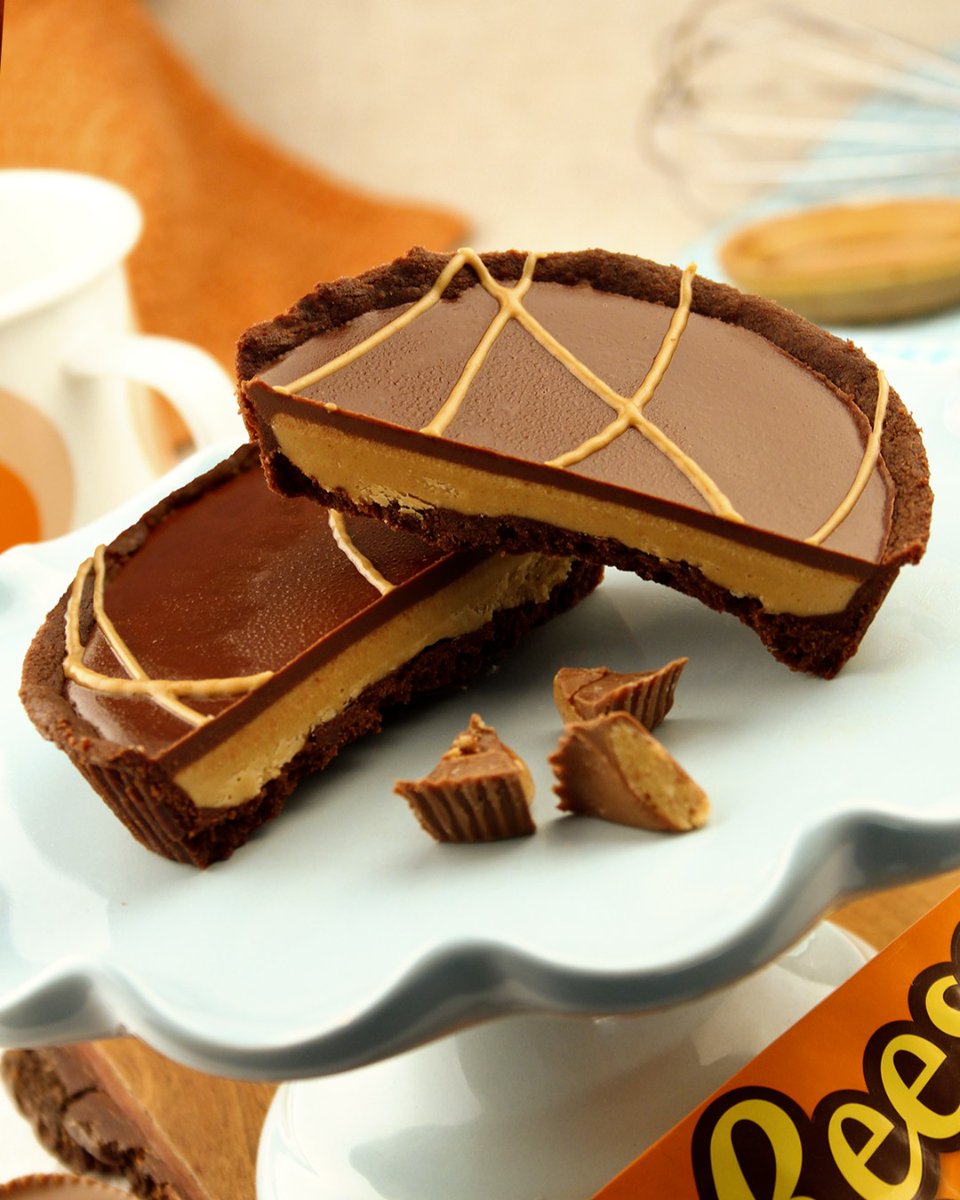 Desserts are back!

Including this massive Reese's peanut butter tart that's both Gluten Free and Vegan!

Also available starting today is a carrot caramel cheesecake and coconut cream pie

Order online at order.tgsh.ca or give us a call at 613-695-4477