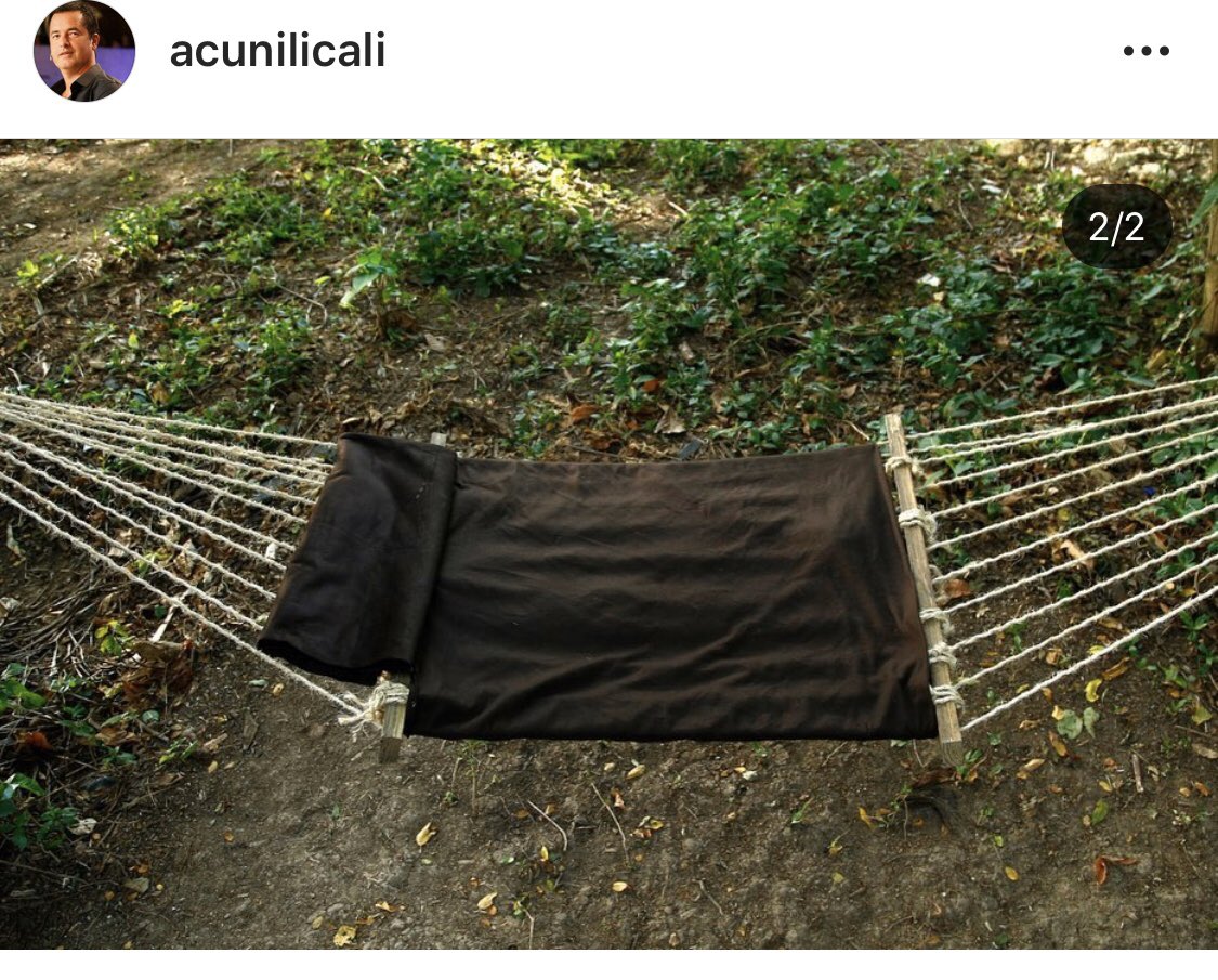 Görev oyunu hamakları 
Bence ilki çok uğraşılmış özenli duruyor gönüllüler yapmıştır kesin, diğeri ise kolaya kaçılmış örtü serip bitirmişler tam sercanla mertlik hareket 😅 #survivor2020 <a href="/acunilicali/">Acun Ilıcalı</a> @Acuncom <a href="/SurvivorEkstra/">Survivor Ekstra</a>