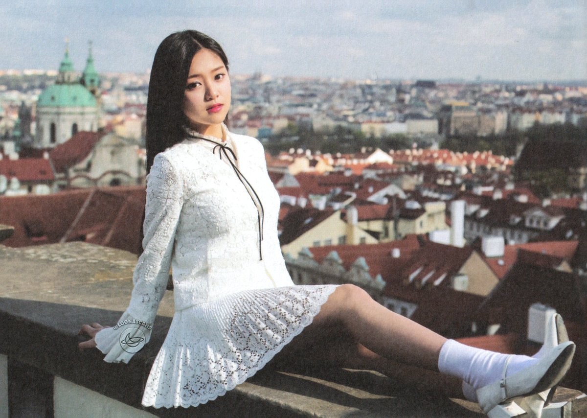 ◇ LOOΠΔ 1/3 - Love & Evil ◇ » Hyunjin «