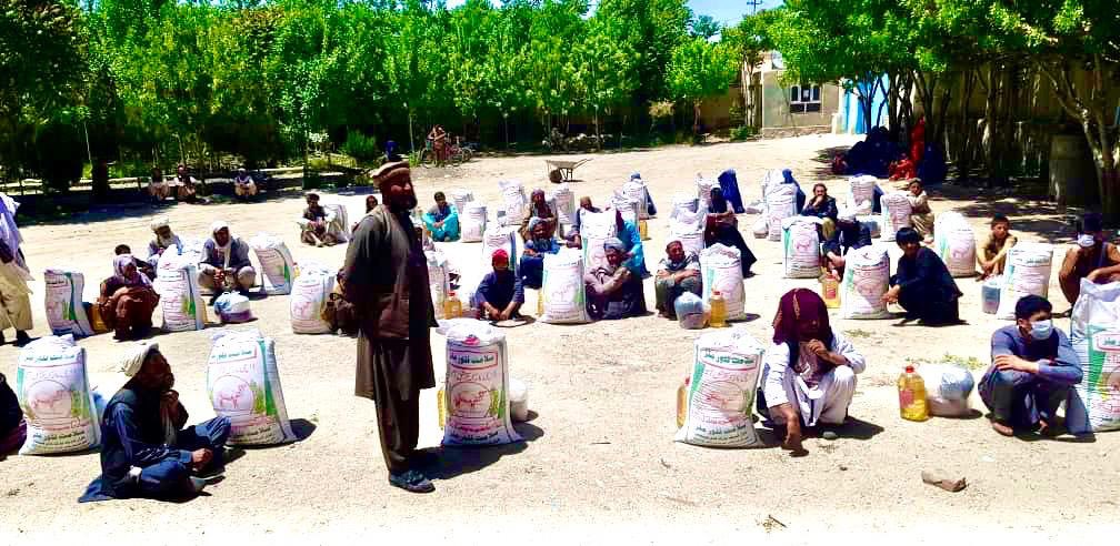 Helping the needy in Dashti Barchi Mohammad Nabi Charity Foundation donated food packages to 30 needy families in the Dashti Barchi area of Kabul and 40 families in Ghazni province on the occasion of Qadr Night. The donation was raised by a group of Afghans living in the USA