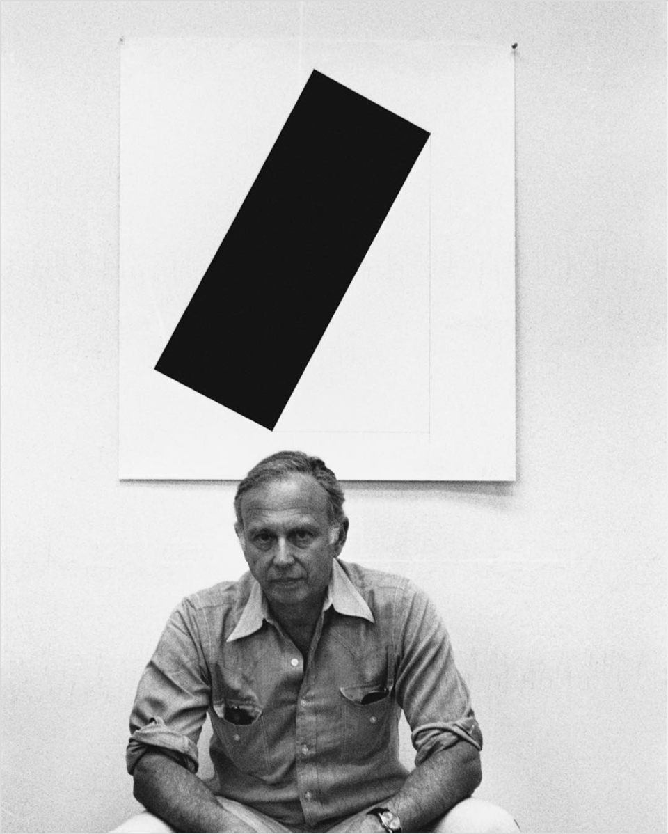"I'm not interested in edges. I'm interested in the mass and color, the black and white. The edges happen because the forms get as quiet as they can be.” —#EllsworthKelly

Ellsworth Kelly at Gemini, Photograph © 1978 Sidney B. Felsen.
#geminigel #artistoftheweek