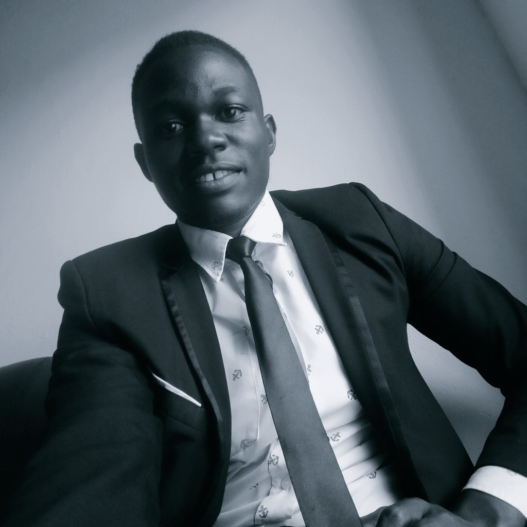 PiusDev's tweet photo. Yeah
You feelin' like me?
I feel like a prince that turned to a king 
Found me a queen, started a family and got me a team
On top of my dreams, #tweps, I know you inspired by me
Like I was inspired by Nelson Mandela, I give him a rose for every endeavor https://t.co/1K25EPrbSo
