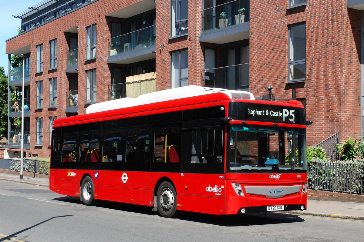 MartinSmith_66's tweet photo. Photographed on Stewarts Road, Nine Elms just after leaving the Patmore Estate brand new @AbellioLondon 1505, a Caetano https://t.co/6hHkElgOVa Gold on service P5 to Elephant &amp; Castle. https://t.co/rLnjIRDyEv
