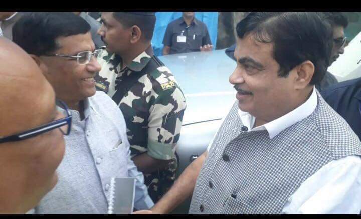 mishashikant's tweet photo. केंद्रीय मंत्री मा.ना.@nitin_gadkari  जी यांना वाढदिवसानिमित्त हार्दिक शुभेच्छा 💐
@OfficeOfNG https://t.co/Ssk0u31xE2