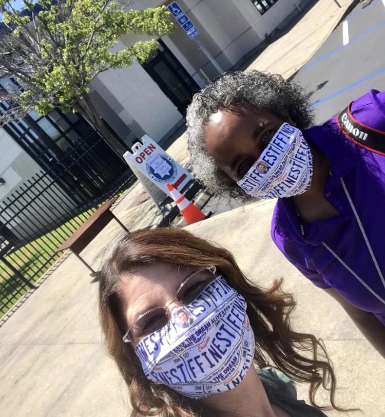 pal_fairfield's tweet photo. 😷 A big #ThankYou to our pals’s The Matt Garcia Foundation for providing the #FFINEST masks for volunteers helping us reopen the Student Food Pantry!!! #QuaranTEAM. #KeepCalmMaskOn 😷 https://t.co/fcJUM3EsDV