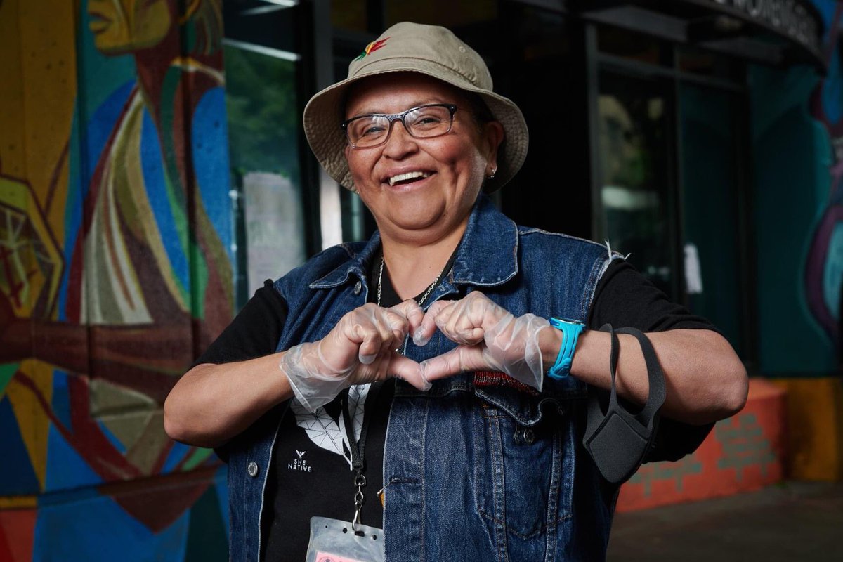 HumansOfSupport's tweet photo. Meet Jennifer Humchitt, today’s #HumansofSupport. 💙 Jennifer is a Peer Services Navigator at Vancouver’s Downtown Eastside Women’s Shelter trying to help women in crisis navigate accessing resources during #COVID19. @DEWCVancouver
Interview: https://t.co/O5UOYDsfkh https://t.co/EGBekBDiF4