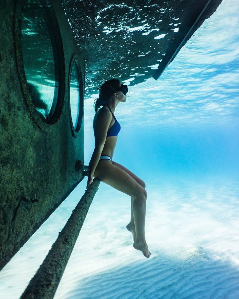 Social distancing 🧜‍♀️ Подводный карантин. instagram.com/p/CArZQ9AJJfn/ #underwater #uwphoto #freedivingart #freediverlife #pr0ject_soul #divers24mag #diveeasy #ocean_magazine #ocean_lovers_united #oceanexplorac #pr0ject_uno #artphotography #bestfreedivegear