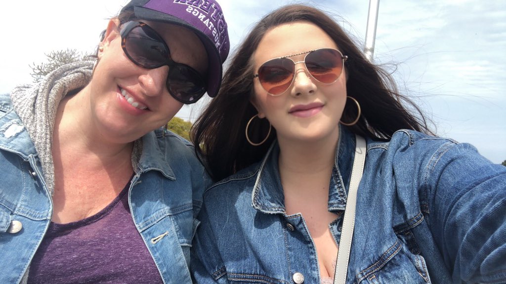 rachvelema35's tweet photo. 💛RELAY AT HOME💙 “When communities come together we can make a huge difference for people affected by Cancer”. @cancersociety #HealthyAtHome #RelayAtHome https://t.co/dUbQTEGolh https://t.co/NHGaM2rA3x