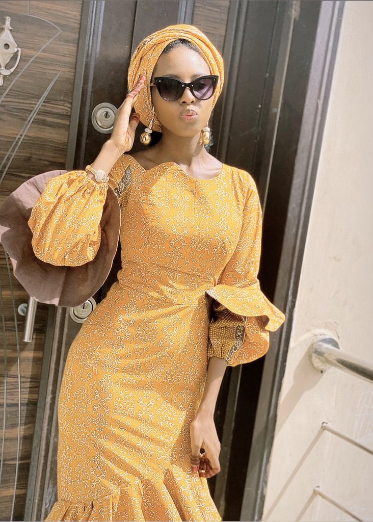 sauderht's tweet image. Yellow is the new black💛🖤#eidmubarak