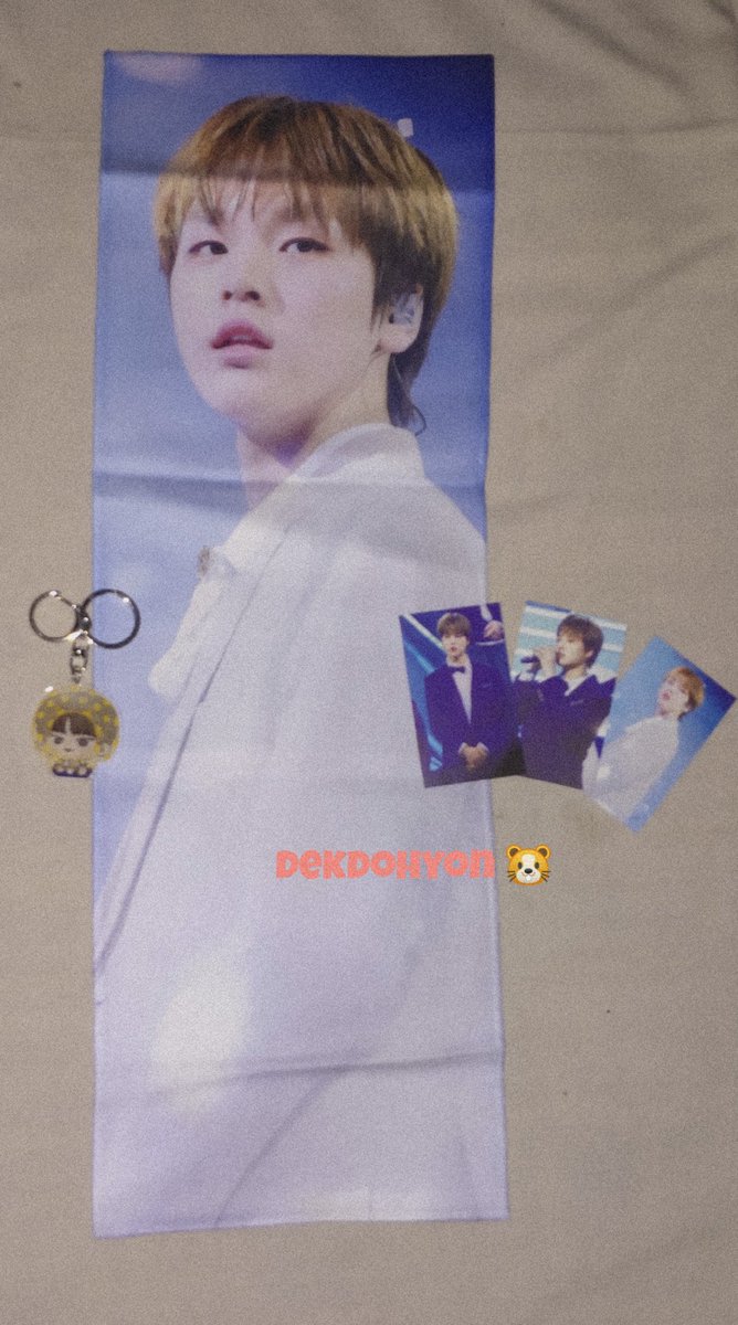 dekdohyon's tweet photo. Bismillah... 
Help RT!! 
WTS 
🐹 Slogan set dohyon by Southhward_DH 230k (photocard 3, keyring) Hologram
Bisa shopee
Jika berminat DM aja https://t.co/U2uGblQ667