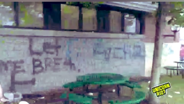 “Let me breathe” graffiti on the third precinct police station as crowds stand up against the police murder of  #GeorgeFloyd