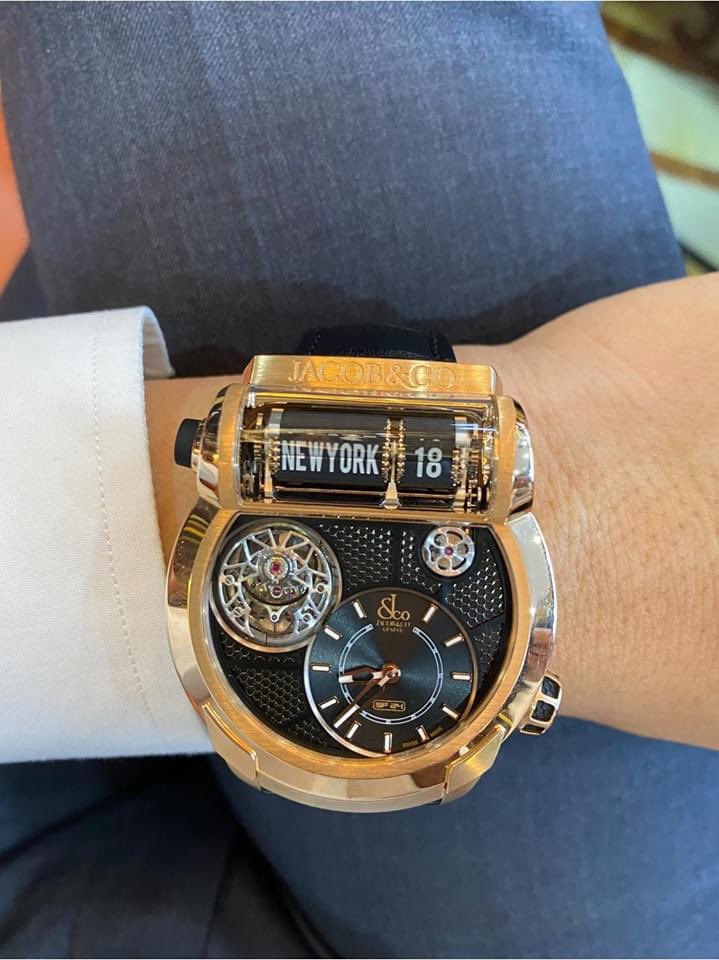 VuLuxury_Com's tweet photo. ▶Limited 
▶Tourbillon
▶Brand New 100%
▶Phiên bản giới hạn 101 chiếc
🌐 Giá hãng : 228,000(usd) 
☣️ Được chiết khấu trực tiếp từ hãng mẹ 
👑 Bảo hành về giá tốt nhất 🇻🇳

💯Giá rất tốt trên một trăm ngàn  

🌞 Jacob &amp; Co. EPIC SF24 Tourbillon Limited https://t.co/YLOlz0Mz9Z