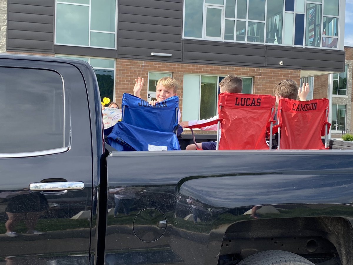 RachelHain2's tweet photo. Wonderful evening at @SummersideElem to say farewell to our 5th graders 💛🖤🦅 #LoveWC #WCConnect @WestCler https://t.co/geQHfzsVtf