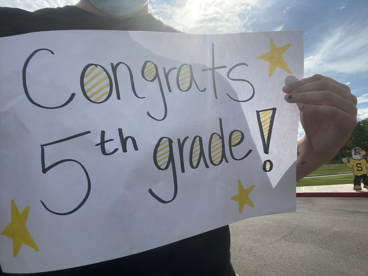 RachelHain2's tweet photo. Wonderful evening at @SummersideElem to say farewell to our 5th graders 💛🖤🦅 #LoveWC #WCConnect @WestCler https://t.co/geQHfzsVtf