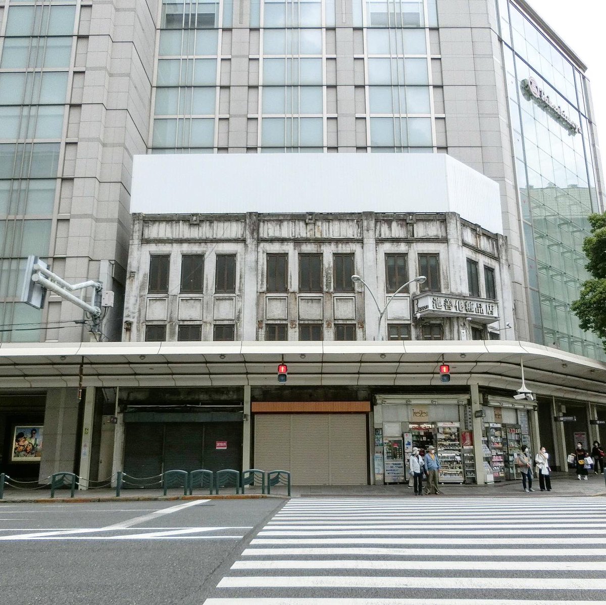 きよみず 世をうぢやまとリアル倉庫番 On Twitter ある意味京名物的な風景 高 屋になる事を拒んだようなこの建物 Kyoto Town Landscape Scenery 消えゆく風景 旧き佳き洛中 Altesstadtbildvonkyoto Https T Co Pkldw9idf0 Https T Co Tr8dzdcwop