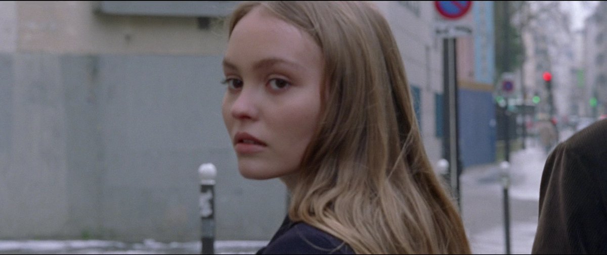 Lily-Rose Depp as Ève in L'Homme Fidèle (A Faithful Man) | Movie Screen Captures | lilyrose-depp.net/thumbnails.php…