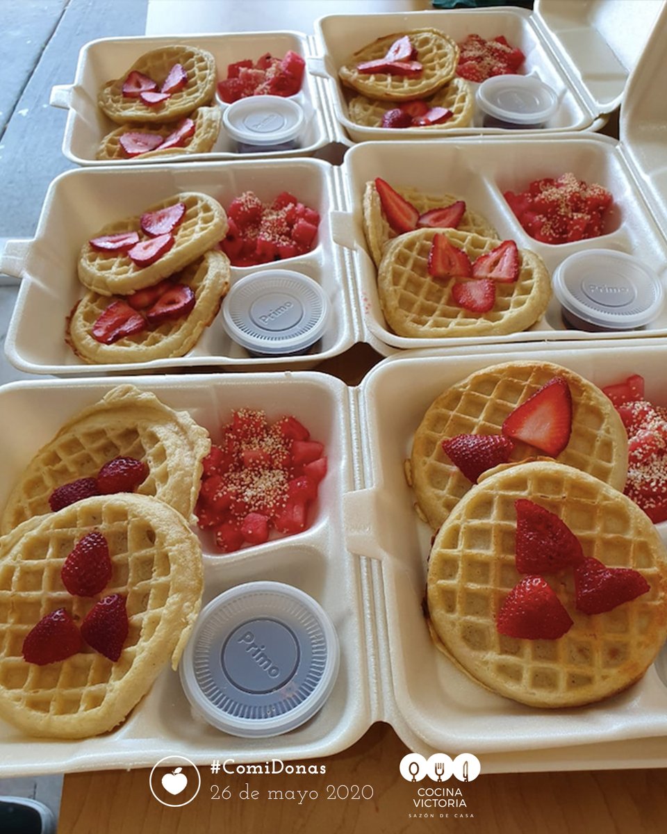 comidonas's tweet image. ¡Un rico desayuno le sube la moral a cualquiera!

Gracias a las donaciones de la sociedad civil hoy los #HeroesDeLaSalud del @HospitalJuarezM desayunaron wafles con fresas, fruta, amaranto y miel de maple. 

$50 = 1 comida
¡Dona!

#JuntosSaldremosAdelante 
#CuidemosTodosDeTodos