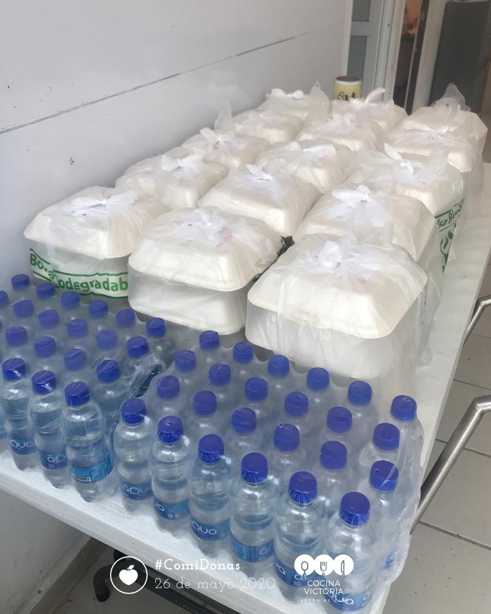 comidonas's tweet image. ¡Un rico desayuno le sube la moral a cualquiera!

Gracias a las donaciones de la sociedad civil hoy los #HeroesDeLaSalud del @HospitalJuarezM desayunaron wafles con fresas, fruta, amaranto y miel de maple. 

$50 = 1 comida
¡Dona!

#JuntosSaldremosAdelante 
#CuidemosTodosDeTodos