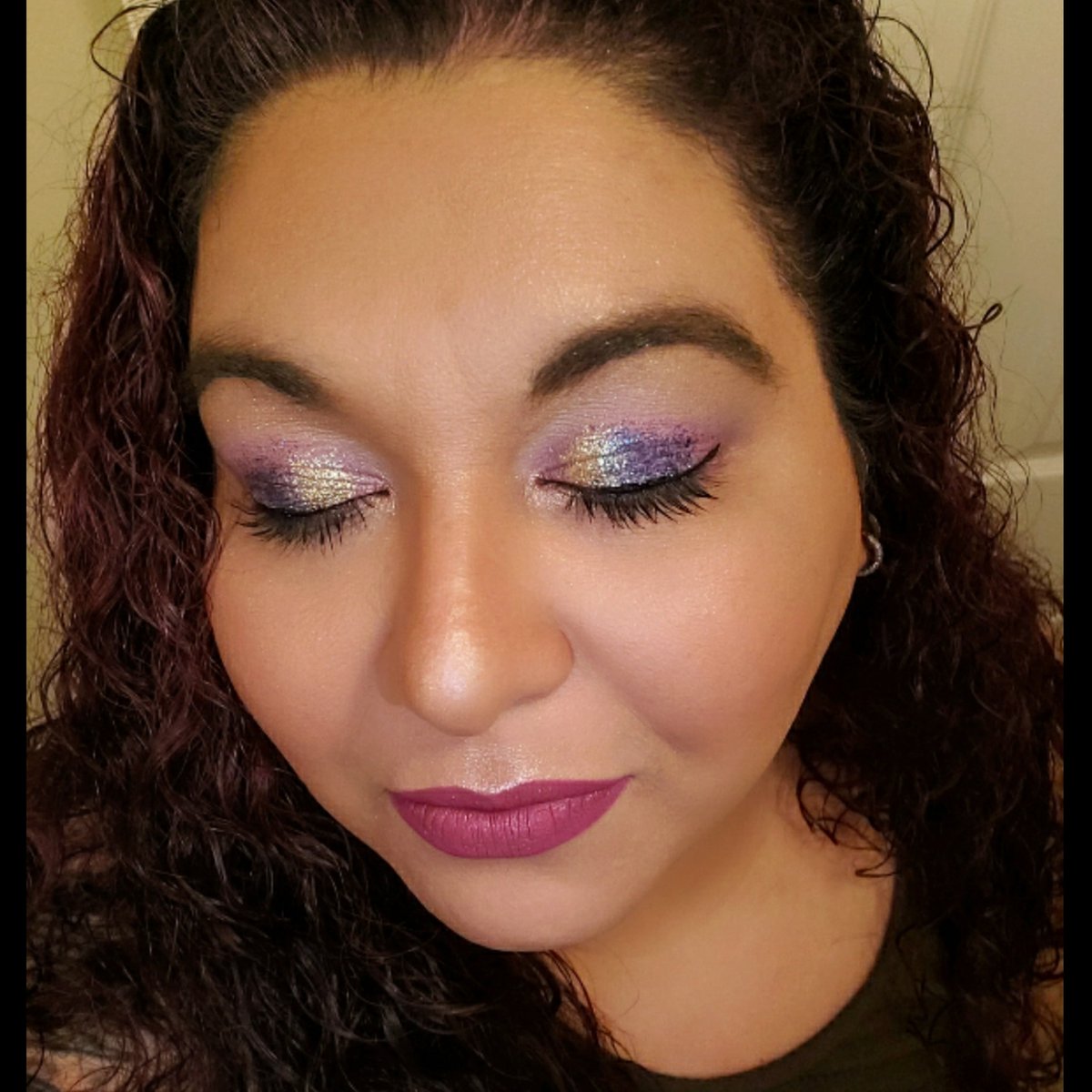 Sirenaazul's tweet photo. Love Glitter @juviasplace Wahala Palette
@palladiobeauty Immortal Kajal Lasting Cream Eyeliner
@collabmakeup Matte Addiction Liquid Lip Color Color Queen #juviasplace #palladiobeauty #collabmakeup #Wahala #photography #Glitter #beauty #makeup #mua #photooftheday #Prism #summer https://t.co/4FXhNXe5EW