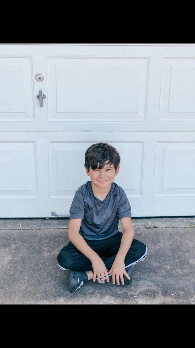 emily_emilymel4's tweet photo. School's-out-for-summer!!!👋🏼🏫
#goodbyeschoolhellopool #3rdgradehereicome
#seeyalater 
📸Me!! https://t.co/acWXjwj1uy