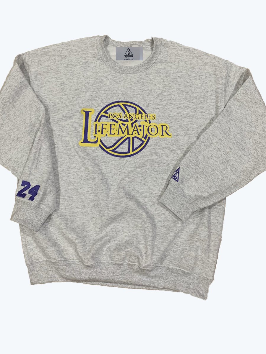 LifeMajorCo's tweet photo. We going back to Cali on this one!#ripkobe #rip24 #blackmamba 
Now available our LA LifeMajor light sweater 24 on the right sleeve paying tribute to one of the greatest! DM for to order. Also available in Ts #LALife #LALifemajor #purpleandgold #nytola #still #LifeMajor https://t.co/B1ikIwm0dv