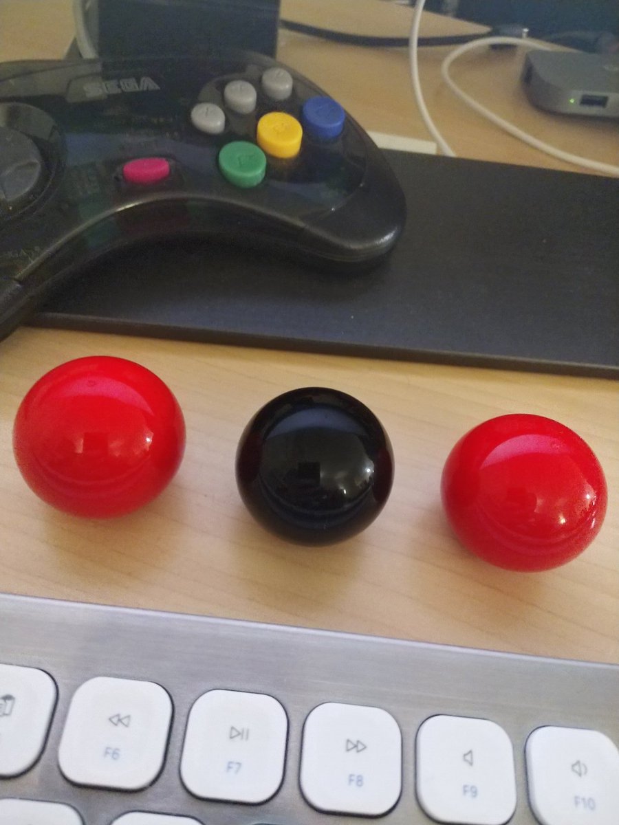 gogamego's tweet photo. My orphaned cherry tops. #battop https://t.co/dCHmxSeTOS