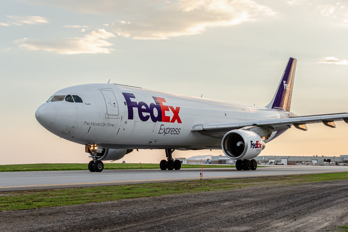 N729FD #FedEx #Airbus A300B4-622R(F) taxiing to runway 25 at the #Ottawa International Airport - #YOW