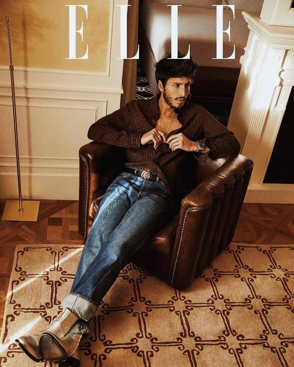 yatrareik's tweet photo. Feliz semana familia #ForeverYatra, les dejamos éstas fotos brutales de @sebastianyatra en @elle_es 💥💫
-
Estilismo: Sylvia Montoliu 
Entrevista: Gema Veiga
-
-
@Gomitwiin @Vannetwiin @foreveryatraba https://t.co/TqoYRIZHOr