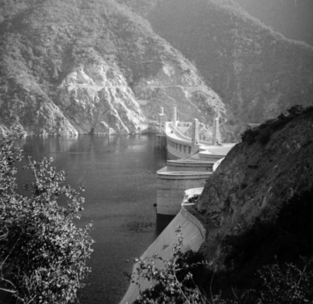LAhistory's tweet photo. Born in Los Angeles, Samuel B. Morris (1890-1962) was Chief Engineer for the Pasadena Water Department. Samuel B. Morris #FindingAid at @TheHuntington: https://t.co/9HccjbNSps
#MorrisDam photos via @LAPLphotos: https://t.co/8rvNDwmq62 #damhistory https://t.co/A3S5etBhJm