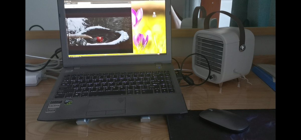 mtmems's tweet photo. This is my desktop with Clevo W230ST notebook + Ubuntu 18.04 64 Bit +  electric Fan + notebook holder +Bluetooth mouse https://t.co/iV2WX2x27B