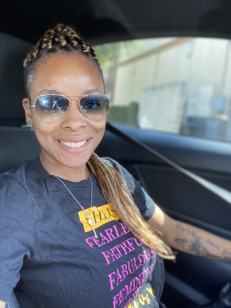 BrownWarrens's tweet photo. What is your SnapBack song? The song that refocused your thoughts and helped you to remember who you are? Mine? F.A.V.O.R by @kirkfranklin “I will live, and not die I will win with tears in my eyes”. #TriumphTuesday #checktheshirt #IAMBACK https://t.co/NOJTPcywFZ