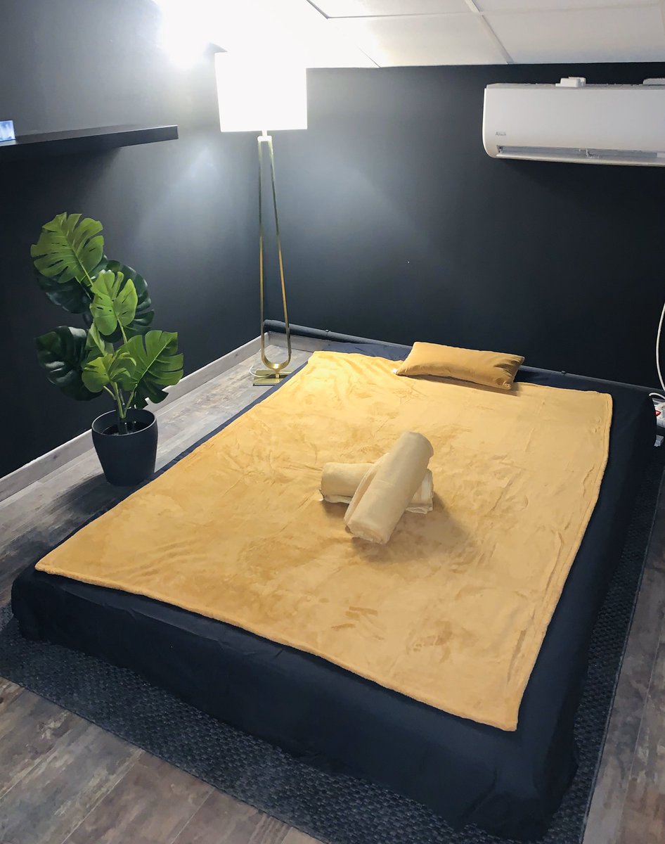 🚨j’ai le plaisir de vous annoncez que mon salon J.A massage ouvrira c’est portes demain à la Valentine 13011 de 10h à 19heure! 
Nous vous proposerons des massage naturiste , tantrique ainsi que d’autre surprise ! pour plus de renseignements passez en privée.
Retweeter un max🚨❤️