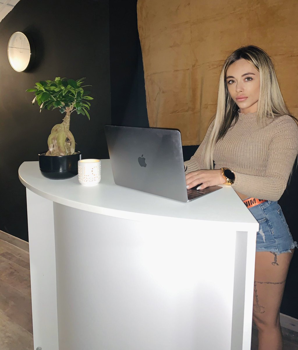 AmiltonJennifer's tweet photo. 🚨j’ai le plaisir de vous annoncez que mon salon J.A massage ouvrira c’est portes demain à la Valentine 13011 de 10h à 19heure! 
Nous vous proposerons des massage naturiste , tantrique ainsi que d’autre surprise ! pour plus de renseignements passez en privée.
Retweeter un max🚨❤️ https://t.co/0Kn7wJRqWN