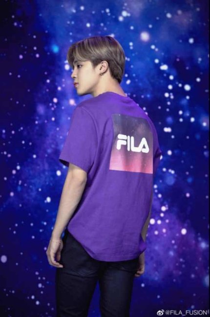 Jimin shot through the hearts of fans with his breathtaking back and shoulders, on new Voyager Collection pic posted on Fila's WeiboFans responded by saying, "You're like an angel in space," "even your back is cute" & "Where's the end of your charms?" http://naver.me/GMFXWNLk 